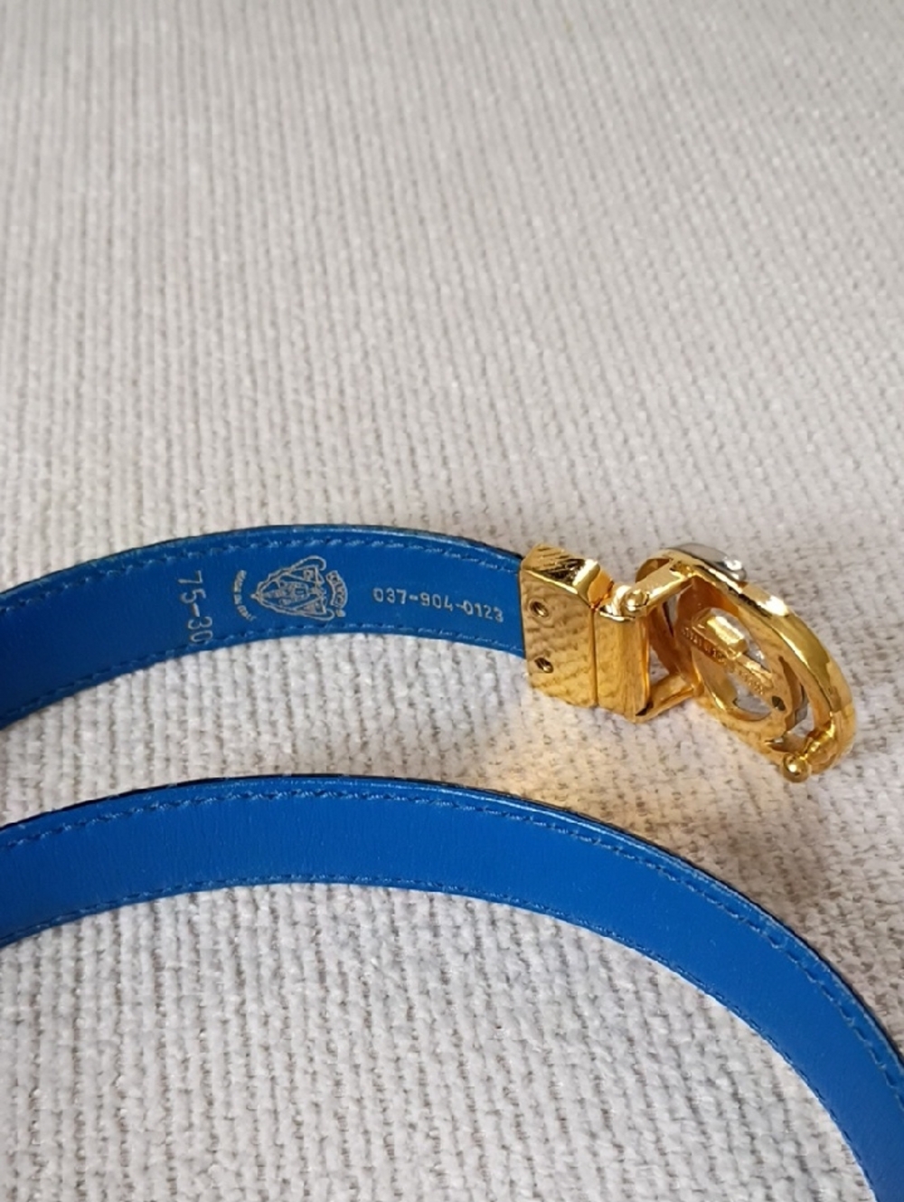 GUCCI Blue Snake Skin Leather Belt with Gold Double-Ring Buckle - Picture 2 of 4